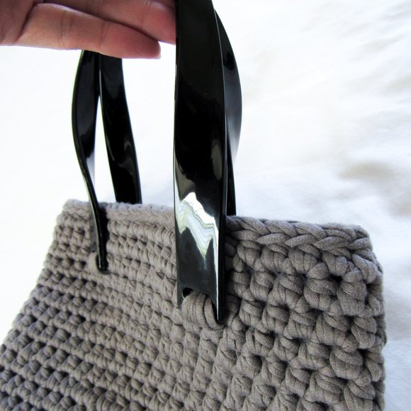 Chic + Minimal Knit Tote Purse Fashion Bag in Charcoal Grey - Picture 7 of 8